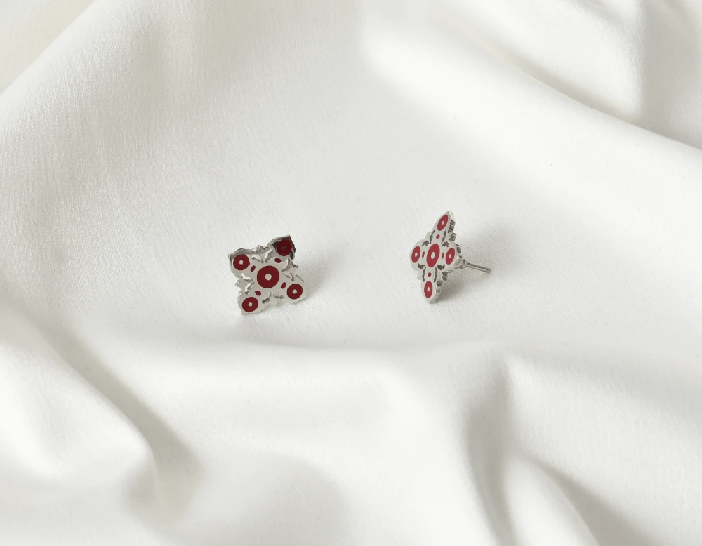 Ականջօղ տարազ կարմիր